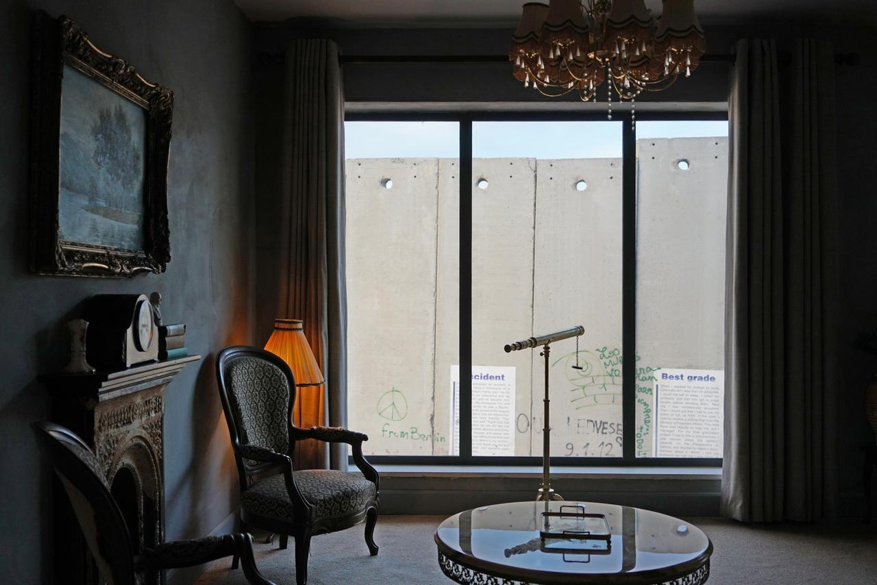 The Walled Off Hotel Bethlehem Exterior foto